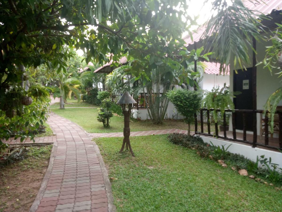 Bee Nat Garden Resort Банг-Рак Экстерьер фото